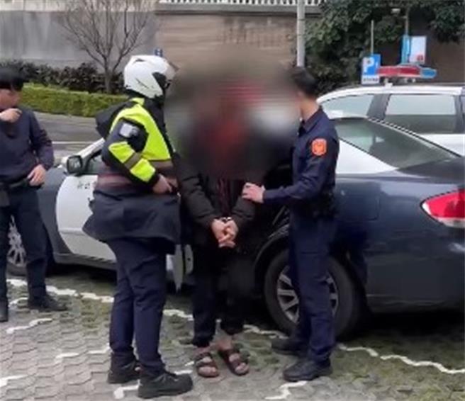 警方询后依窃盗罪将林男移请新北地检署侦办。（中和警分局提供）