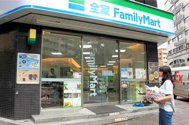 全家便利商店在高雄某处觅得118坪土地，一口气与蔡姓女地主签下每月8万元、15年约，没想到点交日蔡女突然毁约，3天后该址改挂7-ELEVEN招牌营运。全家不满蔡女毁约，要求双倍押金及违约金共计112万元，蔡女则反控全家拖延不给足订金。一审判全家败诉，上诉至高雄地院，法官认定蔡女违约，逆转判蔡女应赔偿全家双倍订金、16万元，可上诉。（本报资料照片）