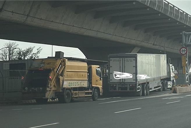李姓夜市摊商驾驶自用大货车，行经国道3号大甲地磅站，被警拦下才进行过磅，台中市交通裁决处以未依指示过磅，裁处9万元并记违规点数2点，李男提行政诉讼遭法官驳回。（王煌忠摄）