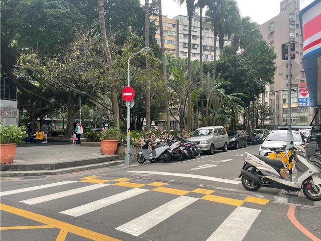 台北市长蒋万安将今年订定为「交通安全年」，将运用民政系统深入邻里强化道安观念，台北交通安心行计画也自5年缩短为3年。（刘彦宜摄）