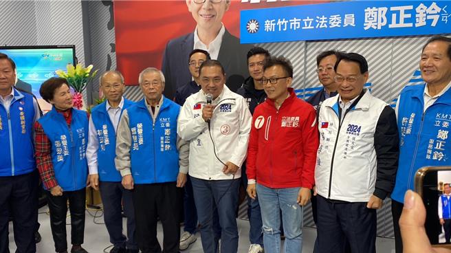 國民黨總統候選人侯友宜（右四）1日向民進黨總統候選人賴清德提出3問，包括究竟在選哪一國總統？黑金與貪腐辦不辦？ECFA要不要取消？（陳育賢攝）