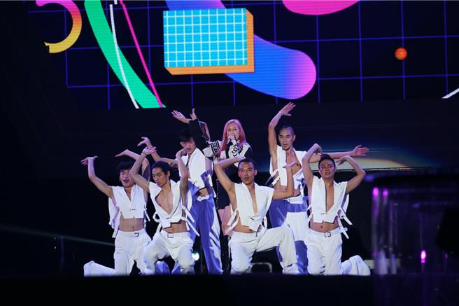 Mavis玛菲司跨年夜连赶台北、桃园2场演出。（HaloMavis国际连线提供）