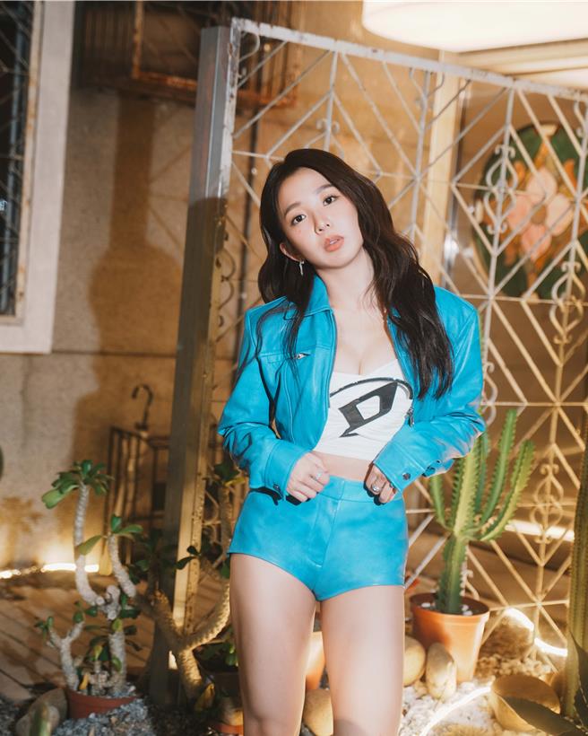 郭书瑶性感辣装参与南投跨年晚会演出。（星星相艺提供）