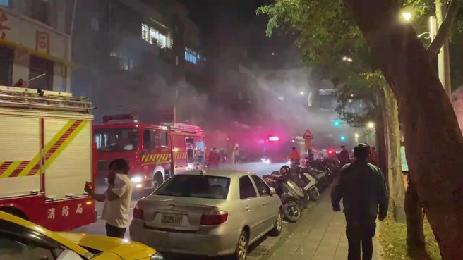 今1日晚間21時許，台北市內湖區潭美街發生一起火警。（翻攝畫面）