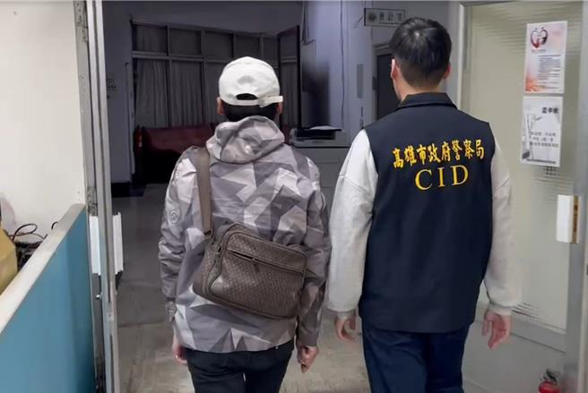 警方初步調查，王男當晚其所持物品確實為原子筆，並非民眾所謠傳之刀械，並同意隨同警方到案說明。全案於偵訊後將依刑法第305條恐嚇危安等罪嫌，移送高雄地檢署偵辦。（高市前鎮分局提供／袁庭堯高雄傳真）