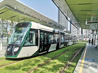 高雄輕軌成圓 試營運2／25前免費搭乘