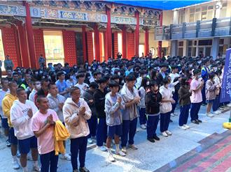 學測即將到來 台南學生準備「這6供品」祈福參拜