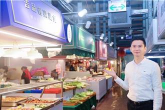 竹北市場攤集區美化工程落幕 60攤招牌改頭換面