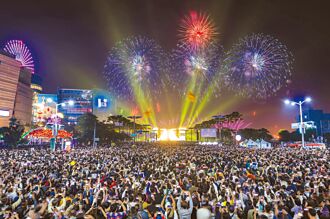 掏原子筆釀35人傷 白帽男到案