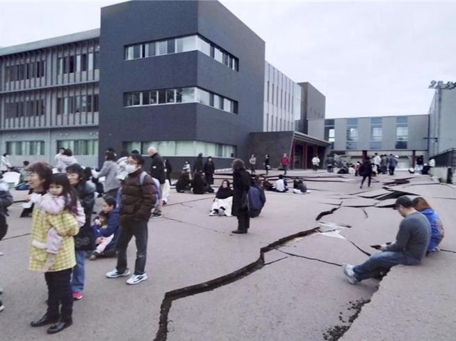 台北市長蔣萬安今表示，他已請台北市搜救隊整備待命，只要災區有需要，隨時都能動身前往現場，提供各項援助。（圖／路透）