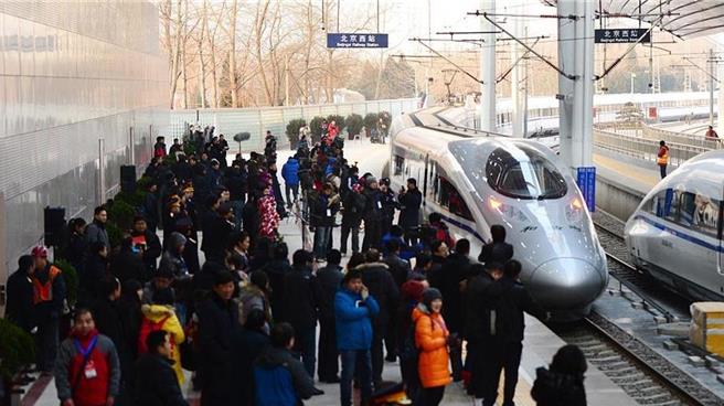 2024年元旦假期3天，大陸全國國內旅遊出遊1.35億人次，與去年同期相比增155.3％。（翻攝自央視新聞）