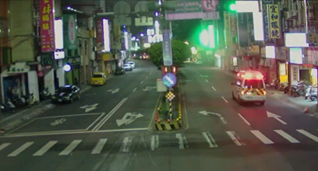 救护车赶抵画面。（图 / 刘咏韵翻摄）