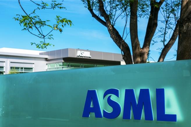 荷蘭撤部分光刻機出口許可，ASML：影響少數中國客戶。（圖：Shutterstock）