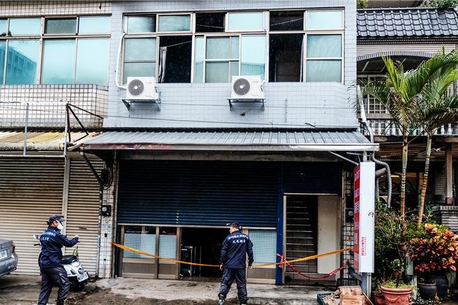 新工消防分队长游尚桦救火不幸罹难的民宅层层转租，县府劳工处指将待移民署专勤队或警方逮获4名逃逸移工，才能厘清房东是否非法容留。（罗浚滨摄）