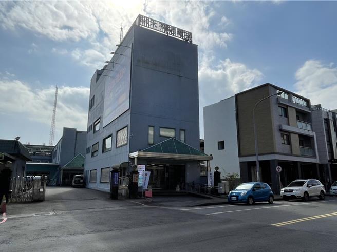 宜蘭縣立委公辦政見會1月6、9日下午2時登場，採取2輪發表政見，除了在聯禾有線電視第四頻道實況直播，也有重播時段。（吳佩蓉攝）