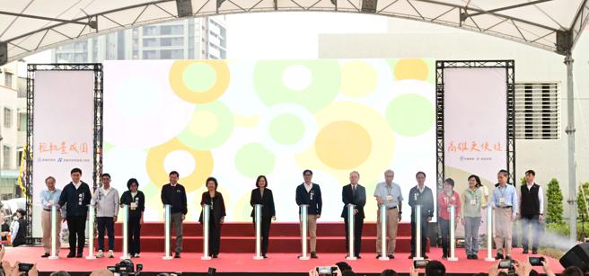 中鋼實踐永續承諾  高雄環狀輕軌成圓