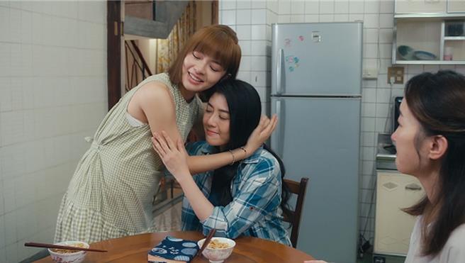 韩瑜、柏妍桦剧中母女情感人。（华视提供）