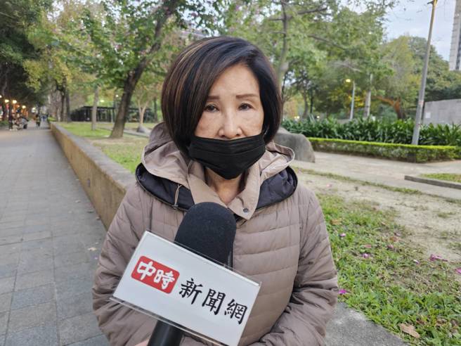 恬娃高齡95歲母親上月30日睡夢中辭世。(游定剛拍攝)