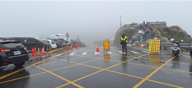 公路局评估台14甲线路面结冰机率高，2日傍晚5时起台14甲线翠峰至合欢山庄（18k~32.7k）路段预警性封闭。（资料照片／杨静茹南投传真）
