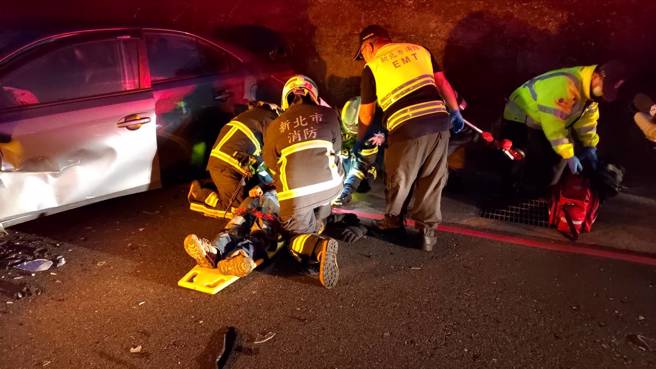 新北市瑞芳区台2线76.5公里处发生一起严重车祸。（翻摄画面）