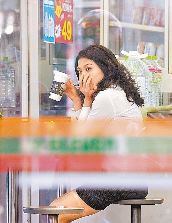 超商發現了尚未滿足的需求，每年銷售咖啡高達17億杯。圖／本報資料照片