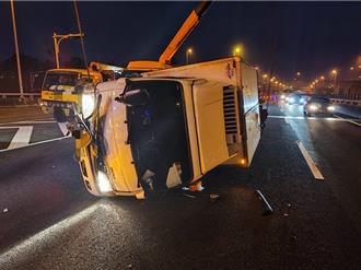 國3北向163.9公里台中段 清晨2車追撞釀1人傷