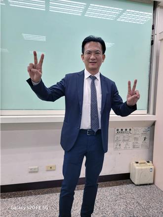 台南立委五选区公办电视政见会  林俊宪唱独脚戏