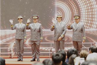 站长制服被讥有「北韩味」台铁改口这2场合才穿