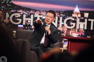 趙少康上《賀瓏夜夜秀》活潑幽默 蔡正元：可增加選票