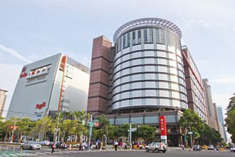 2023台中百货战力强 台中新光三越 蝉联百货店王