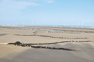 苗栗 假日之森渔民设渔网 衝浪客险溺水