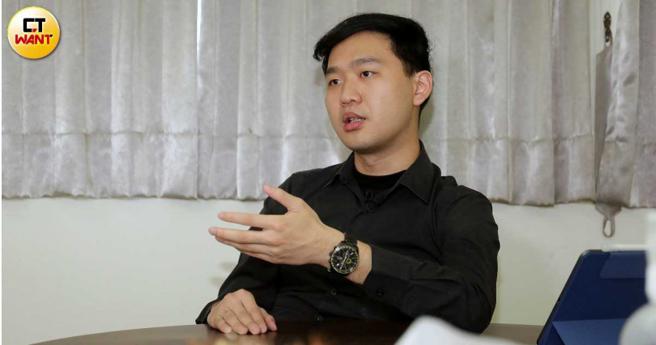 律師張睿紘認為，應徹底審酌新北校園命案，才能真正補漏社會安全網。（圖／周志龍攝）