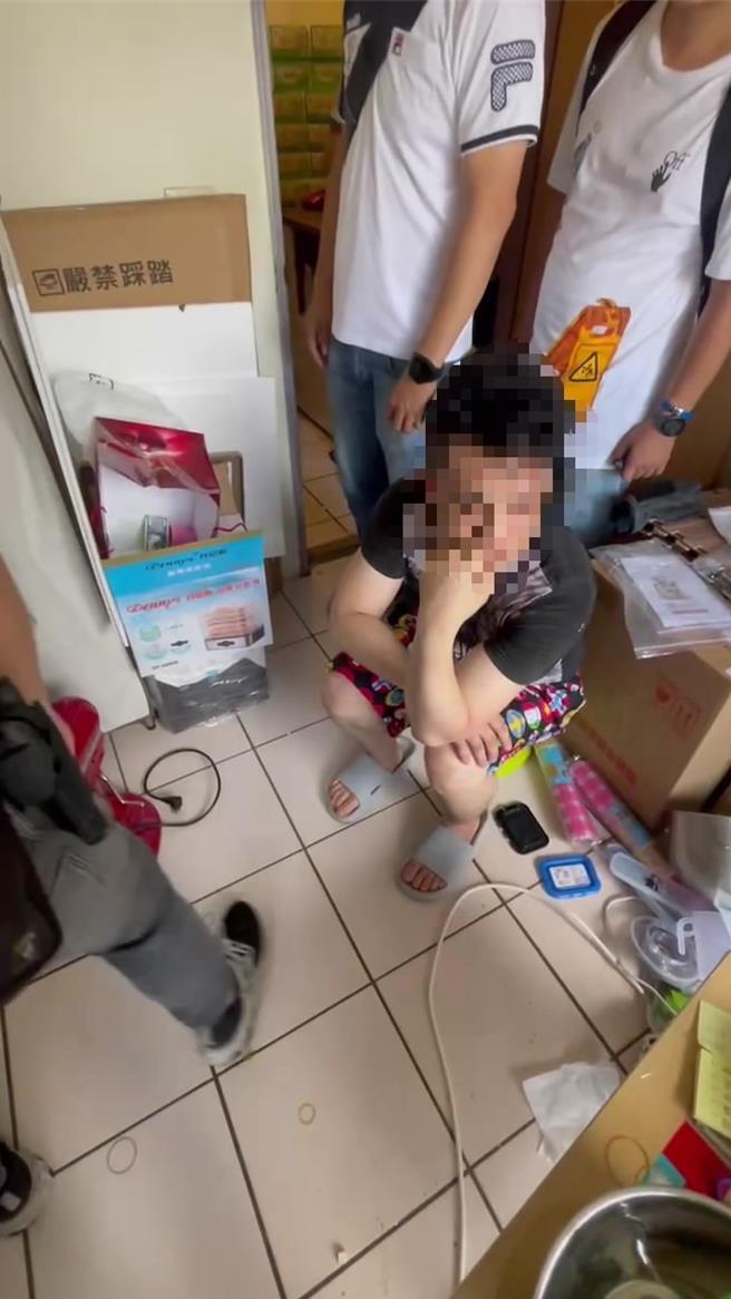 台中市谢姓男子伙同洪姓女友，从事毒果汁调配分装，每包成本不到200元，以600元售出，1年多来谋取超过500万元暴利。（警方提供／王煌忠台中传真）