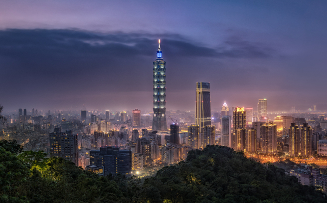 一名來自馬來西亞的男網友大讚「台灣物價便宜」，引起網友熱烈討論。（圖／shutterstock）