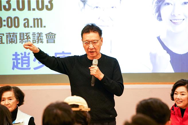 国民党副总统候选人赵少康今天赴宜兰，并与青年座谈。（李忠一摄）