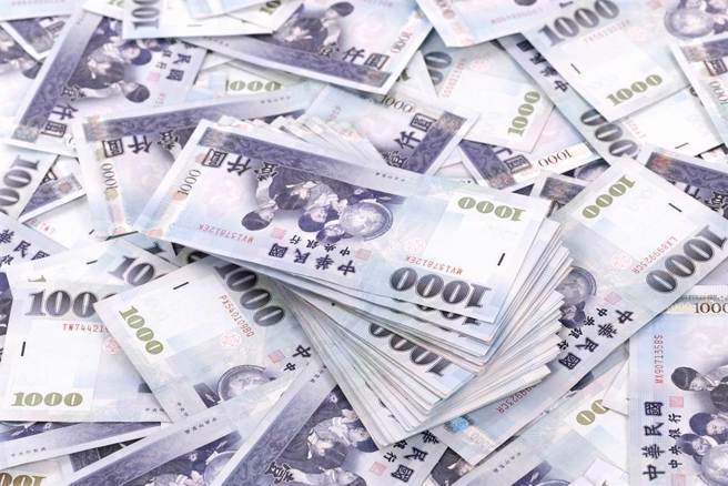 央行今年换新钞时间地点曝光。（示意图/达志影像/shutterstock）