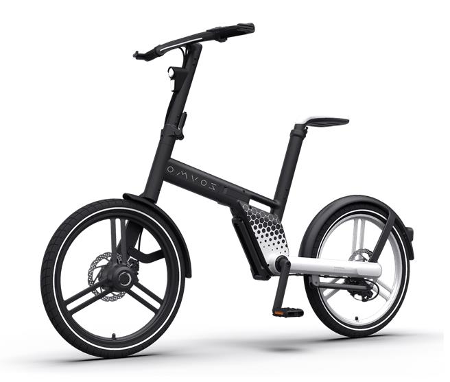 京站龙年福袋头奖为OMVOS的Hyphen，价值6万8800元。（京站提供／朱世凯台北传真）