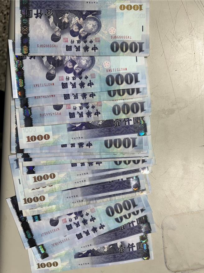 新竹30岁单身张姓男子受女网邀约裸聊，休假赴台中欲见佳人却遭要胁，幸超商店员发现到场劝说，才让张男打消付款的念头。（台中市警二分局提供／冯惠宜台中传真）