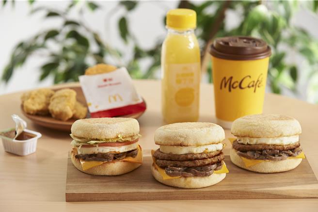 麥當勞「蕈菇滿福系列」共5款產品，即日起至2月27日限期回歸。（麥當勞提供／朱世凱台北傳真）
