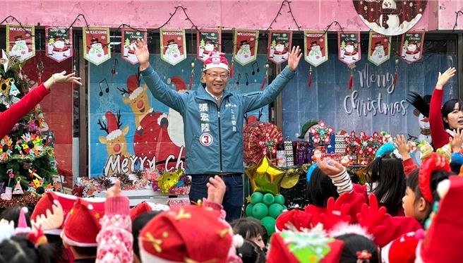 张宏陆回应，他在市场、商圈以及里内和选民面对面的拜票过程，一直重复不断有人跟他反应对手花大钱买票。（摘自张宏陆粉丝专页）