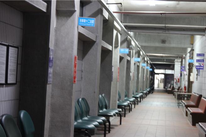 黄男控告妻与髮廊同事廖男交往，两人在2022年8月间2度在KTV包厢内接吻、搂抱，提告向两人连带求偿。法官判赔15万元，可上诉 。（本报资照片／陈淑芬台中传真）