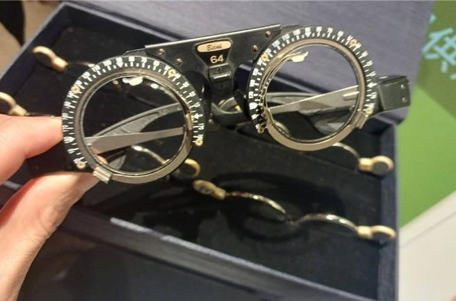 台湾学童近视比率高，医师提醒，即使长大后接受近视雷射矫正，未来罹患视网膜剥离、黄斑部病变的机率仍高于一般人。（王家瑜摄）