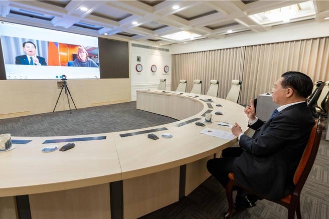 外交部長吳釗燮接受法國「世界報」專訪(外交部提供)