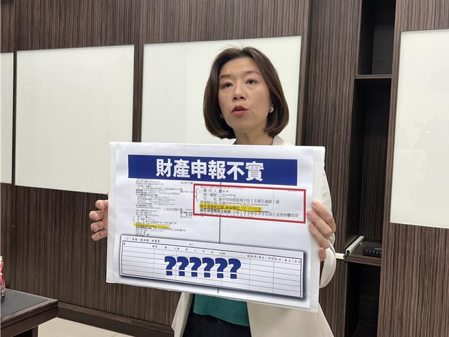 民進黨台中二選區立委候選人林靜儀在政見辯論會中質疑對手顏寬恒財產未如實申報。（林欣儀攝）