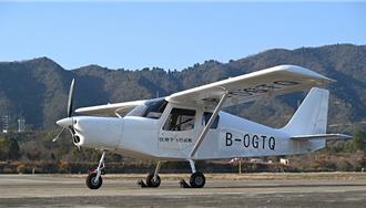 大陸航空工業自研AG60E電動飛機完成首飛