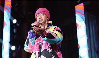 彈頭不畏肋骨裂傷勢狂飆高音 被周杰倫虧「你不能靠臉」