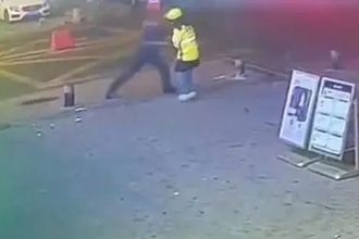 影〉負債留學返國後失業6年 32歲海歸送外賣僅一周遭意外刺死