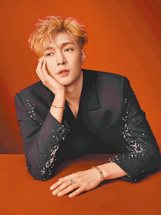 張藝興秀東方珠寶美