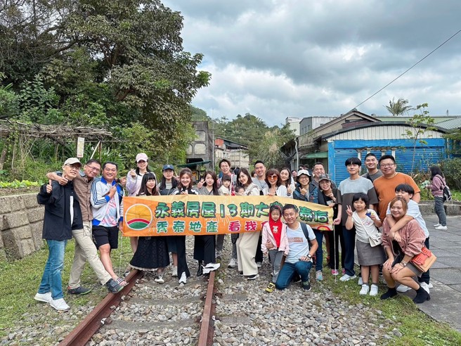 手把手培育新人的刘洧铨，看着伙伴一路成长，是他最大的成就感。(图片来源：永庆房产集团)
