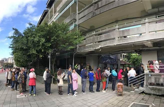 新北市选举委员会公布2024大选选举人人数，新北市男性163万5390人、女性176万6674人，共340万2064人。图为投票所。（资料照）